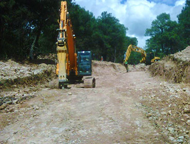 Construccion de Camino El Pinal Municipio el cuetro JUNTA DE CAMINOS MICHOACAN